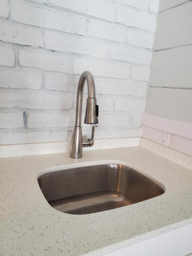 Hollywood Gardens Inn & Suites Esterno foto